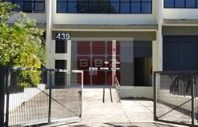 Imagem: O depósito possui 1000m² de Área e está localizado em Tamboré