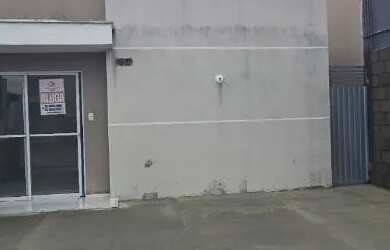 Imagem: A casa possui 2 Dormitórios e 1 Banheiro e está localizado