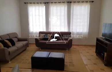 Imagem: A casa em condomínio possui 3 Dormitórios, 3 Banheiros, 2