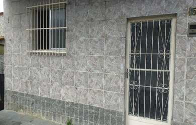 Imagem: A casa possui 1 Dormitório, 1 Banheiro e está localizado