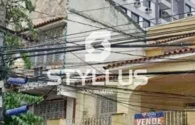 Imagem: A casa possui 4 Dormitórios, 5 Banheiros, 1 Vaga na garagem