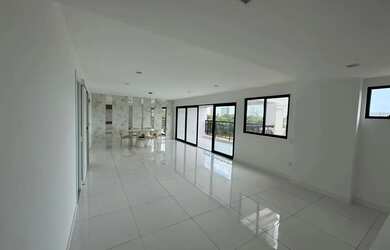 Imagem: O apartamento possui 3 Dormitórios, 3 Banheiros, 2 Vagas na