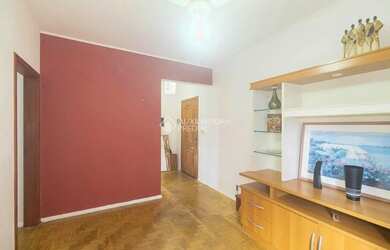 Imagem: O apartamento possui 2 Dormitórios, 2 Banheiros, 76m² de Área