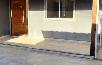 Imagem: A casa possui 3 Dormitórios, 3 Banheiros, 2 Vagas na garagem