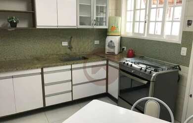 Imagem: A casa possui 3 Dormitórios, 3 Banheiros, 2 Vagas na garagem