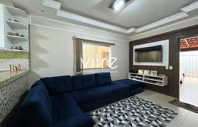 Imagem: A casa possui 3 Dormitórios, 3 Banheiros, 3 Vagas na garagem