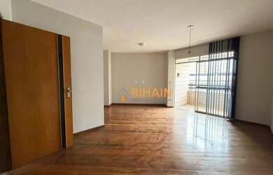 Imagem: O apartamento possui 3 Dormitórios, 1 Banheiro, 2 Vagas na