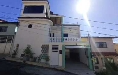 Imagem: A casa em condomínio possui 3 Dormitórios e está localizado