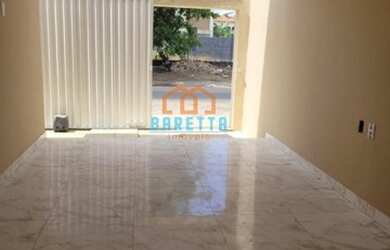 Imagem: A casa possui 3 Dormitórios, 1 Banheiro e está localizado