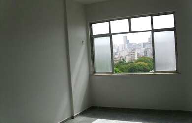 Imagem: A kitnet possui 1 Banheiro, 32m² de Área e está localizado