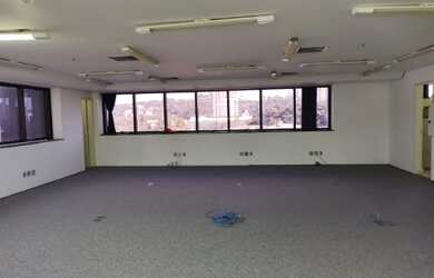 Imagem: O depósito possui 2 Vagas na garagem e 70m² de Área e está