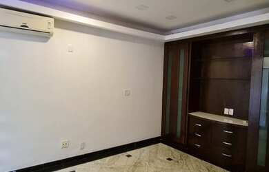 Imagem: O depósito possui 1 Vaga na garagem, 53m² de Área e está