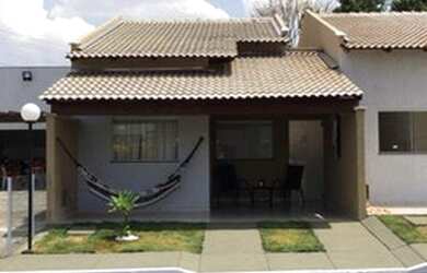 Imagem: A casa em condomínio possui 2 Dormitórios, 1 Banheiro, 2 Vagas