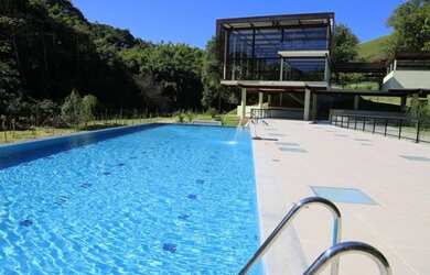 Imagem: O terreno possui 450m² de Área e está localizado em Cachoeiras