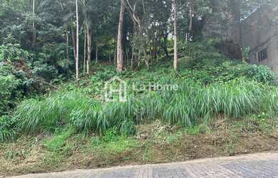 Imagem: O terreno possui 450m² de Área e está localizado em Escola