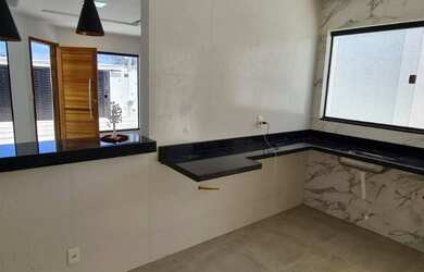 Imagem 2: Belíssima casa no Jardim Atlântico Leste em Itaipuaçu