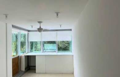 Imagem: O depósito possui 1 Vaga na garagem, 18m² de Área e está