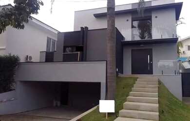 Imagem: A casa em condomínio possui 3 Dormitórios, 4 Banheiros, 4