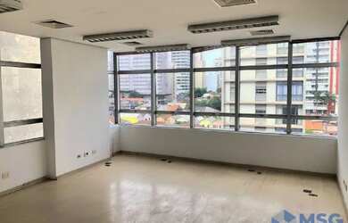 Imagem: O depósito possui 1 Vaga na garagem e 37m² de Área e está