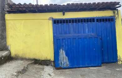 Imagem: A casa possui 2 Dormitórios, 1 Banheiro, 1 Vaga na garagem