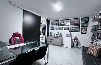 Imagem: O depósito possui 5 Vagas na garagem, 1.067m² de Área e