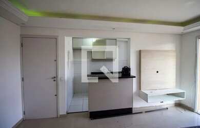 Imagem: O apartamento possui 2 Dormitórios, 1 Banheiro, 1 Vaga na garagem