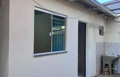 Imagem: A casa possui 1 Dormitório, 1 Banheiro, 15m² de Área e está