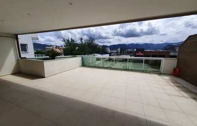 Imagem: O apartamento na cobertura possui 3 Dormitórios, 4 Banheiros