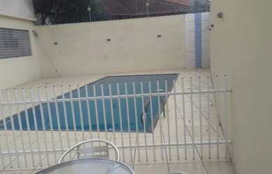 Imagem: O apartamento possui 3 Dormitórios, 1 Banheiro, 2 Vagas na