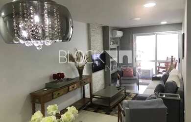 Imagem: O apartamento possui 3 Dormitórios, 1 Banheiro, 3 Vagas na