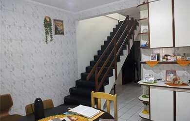 Imagem: A casa possui 3 Dormitórios, 3 Banheiros, 3 Vagas na garagem