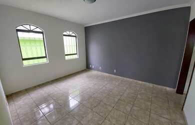 Imagem 3: Casa bonita. 2 Vagas na garageme3 Dormitórios