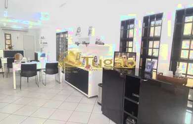 Imagem: O depósito possui 200m² de Área e está localizado em Centro