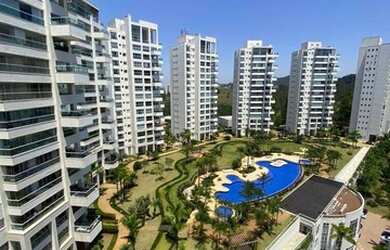 Imagem: O apartamento possui 4 Dormitórios, 5 Banheiros, 367m² de