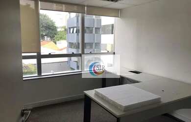 Imagem: O depósito possui 5 Vagas na garagem e 320m² de Área e está