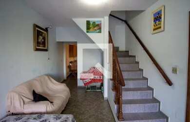 Imagem: A casa possui 5 Dormitórios, 4 Banheiros, 2 Vagas na garagem