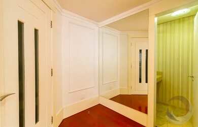 Imagem: O apartamento possui 4 Dormitórios, 5 Banheiros, 2 Vagas na