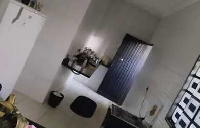 Imagem: A casa possui 3 Dormitórios, 3 Banheiros, 2 Vagas na garagem