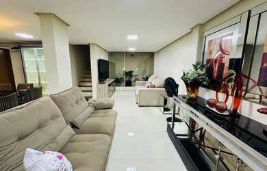 Imagem: O apartamento possui 4 Dormitórios, 4 Banheiros, 2 Vagas na