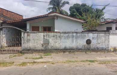 Imagem: A casa possui 2 Dormitórios, 1 Banheiro e está localizado