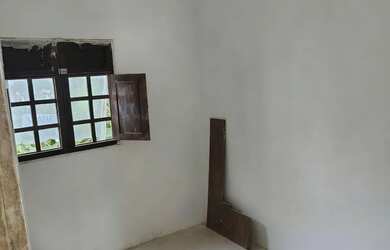 Imagem 4: Casa recém construída,toda na laje e com 50 metros de terreno pra fazer...