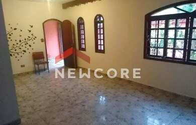 Imagem: A casa possui 2 Dormitórios, 1 Banheiro, 5 Vagas na garagem