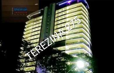 Imagem 12: Exuberante TEREZINA 275 é o nome do mais elegante edificio de Manaus....