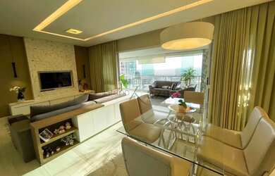 Imagem: O apartamento possui 4 Dormitórios, 5 Banheiros, 4 Vagas na