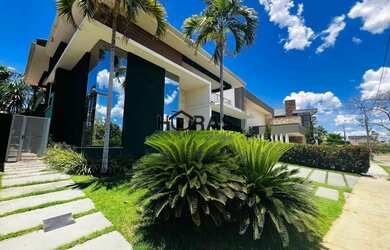 Imagem: A casa em condomínio possui 5 Dormitórios, 5 Banheiros, 4