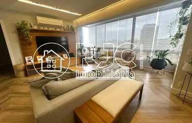 Imagem: O apartamento possui 4 Dormitórios, 4 Banheiros, 1 Vaga na