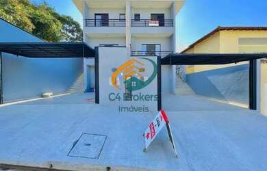 Imagem: A casa possui 3 Dormitórios, 2 Banheiros, 2 Vagas na garagem