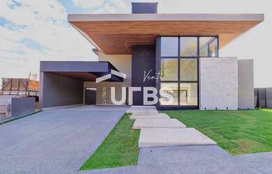 Imagem: A casa em condomínio possui 4 Dormitórios, 5 Banheiros, 4