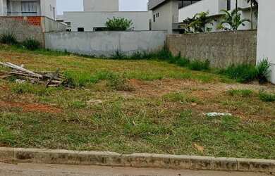 Imagem: O terreno possui 360m² de Área e está localizado em Parque