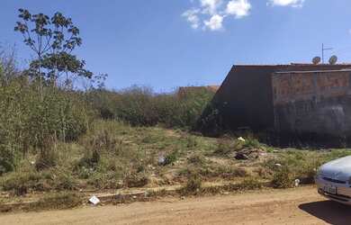 Imagem: O terreno possui 360m² de Área e está localizado em Recanto